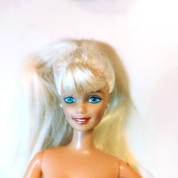 Vintage University Cheerleader Barbie Fashion Doll 1997 Nude Blonde Hair - Picture 3 of 5